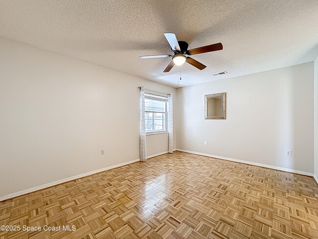 Building Photo - 3033 Dunhill Dr