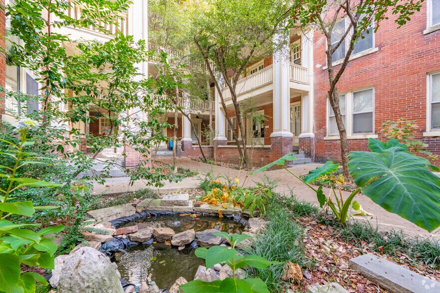 Colonial Apartments 1220 Madison Ave Memphis TN 38104 Apartment Finder