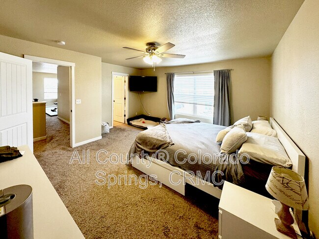 Building Photo - 8456 Hardwood Cir