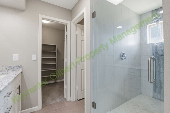 Building Photo - Charming Gilbert Home with Pool and Spacio...