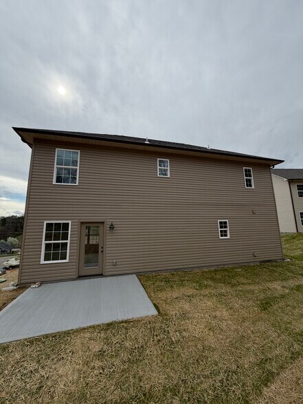 Building Photo - 2624 Parkers Mdw Ln