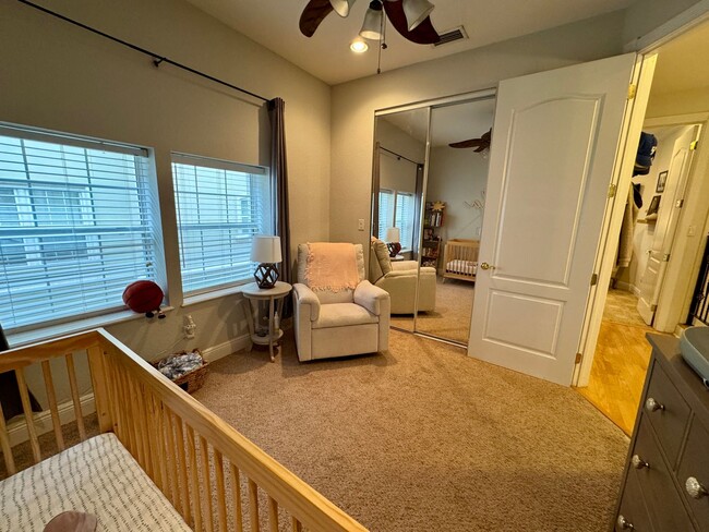 Building Photo - Updated 2 Bed 2.5 Bath Townhouse in A+ loc...