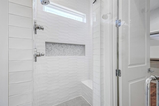 Building Photo - 6401 Keegans Dr