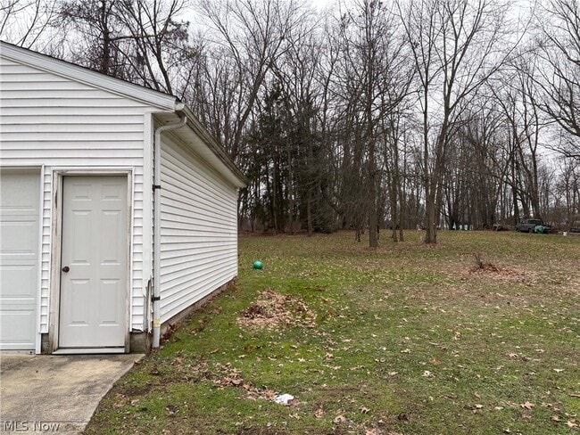 Building Photo - 1550 Chapman Dr