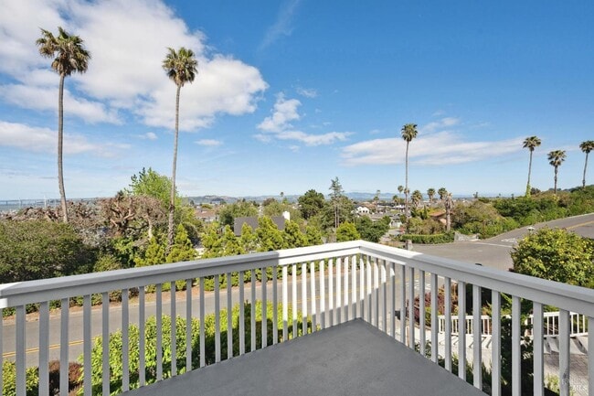 Building Photo - 31 Antilles Way