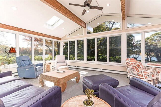 Building Photo - 14 Woodlake Dr