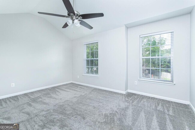 Building Photo - 310 Sugarberry Ln