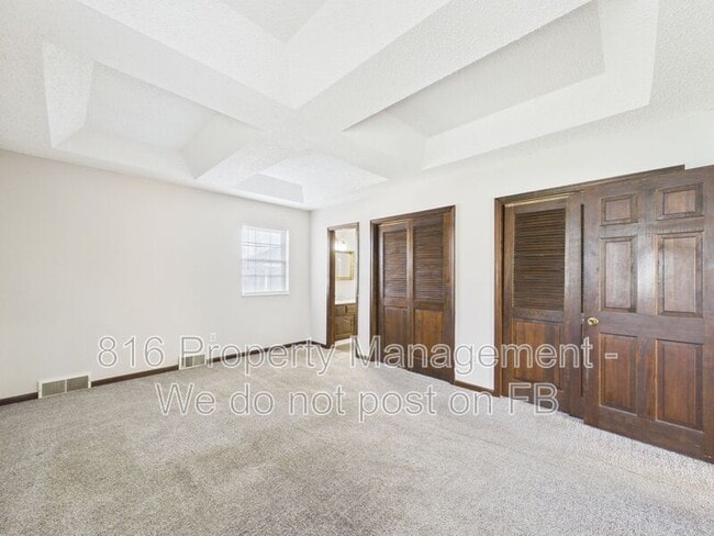 Building Photo - 3929 S Carriage Ln