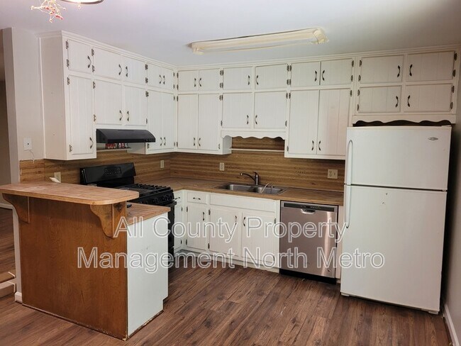Building Photo - 285 Sequoyah Dr