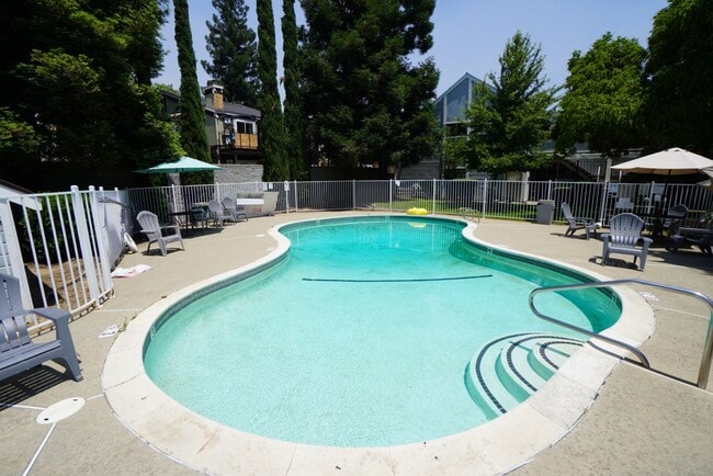 Building Photo - 2 Bedroom 2 Bathroom Condo in Citrus Heights