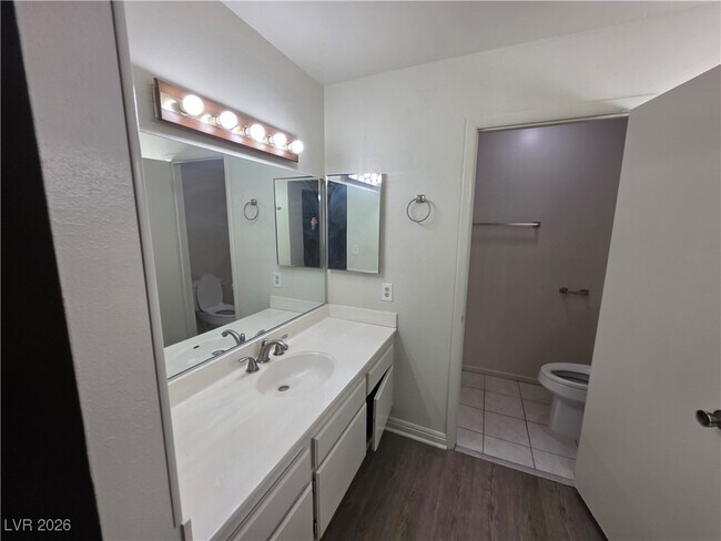 Building Photo - 3214 Anacapa Way