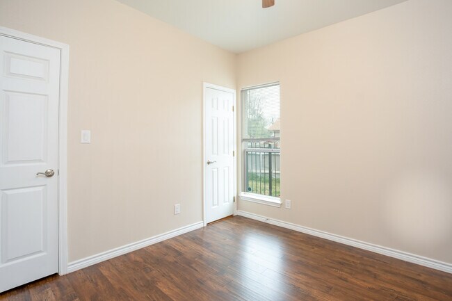 Building Photo - 2009 Colima St