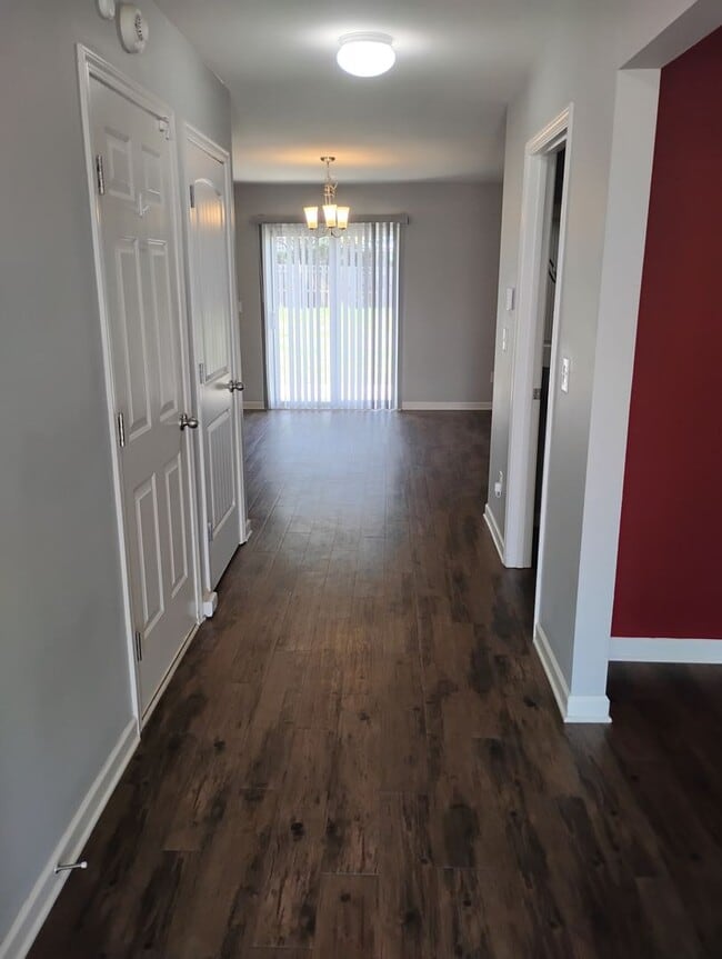 Building Photo - Luxury Feel. Modern Design. 4BR/2.5BA Home