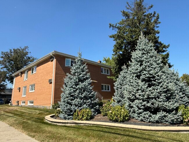 Building Photo - 544 LaGrange Rd