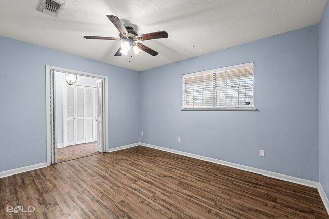 Building Photo - Check Out this 3 bed 2 bath in Bossier!!