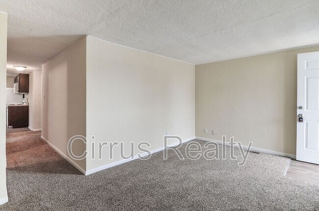 Building Photo - 753 28th St