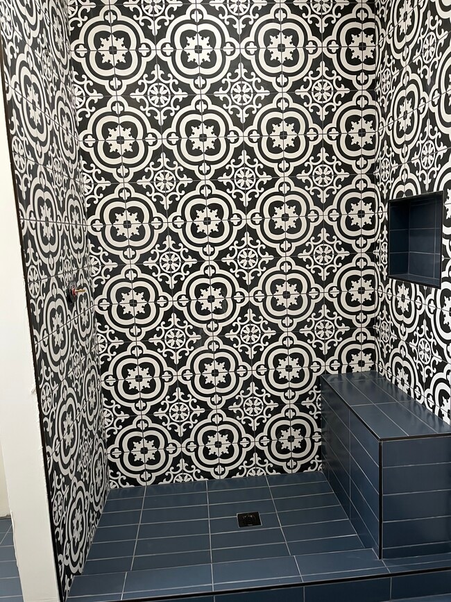 BATHROOM - 709 N Harper Ave