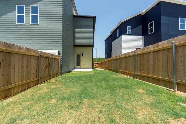 Building Photo - 6121 Sendero Hills Pkwy