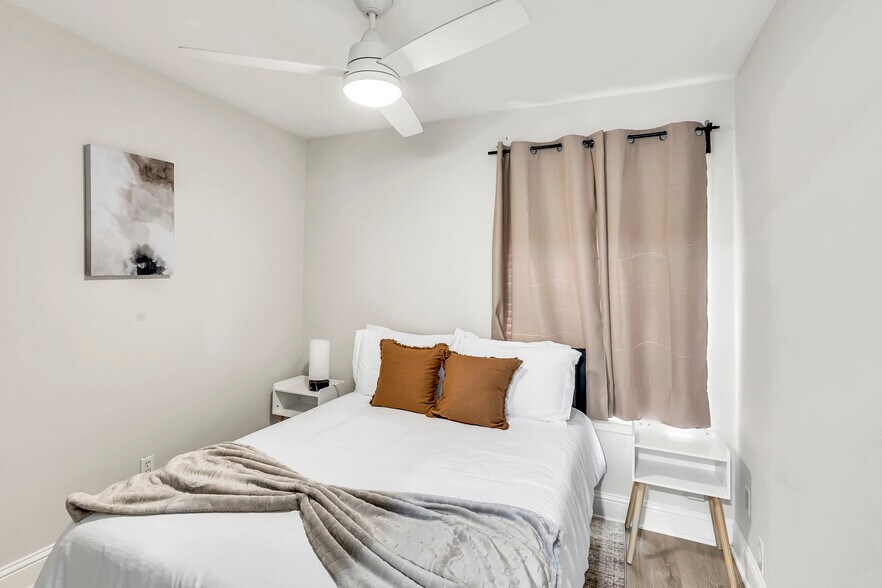 Building Photo - 4603 Lennox Dr