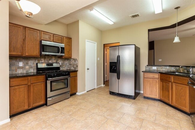 Building Photo - 3811 Apple Hollow Ln
