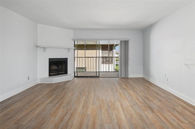 Building Photo - 275 Capri Cir N