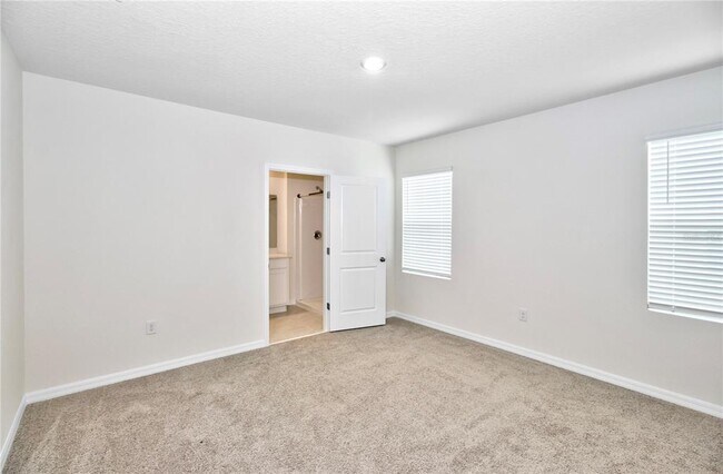 Building Photo - 3302 Pine Lily Ave