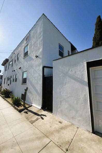 Building Photo - 1175 E Broadway