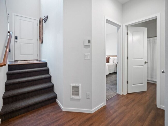 Building Photo - Desirable Kendall Yards Townhouse – Modern Living Near Downtown Spokane (Furnished)