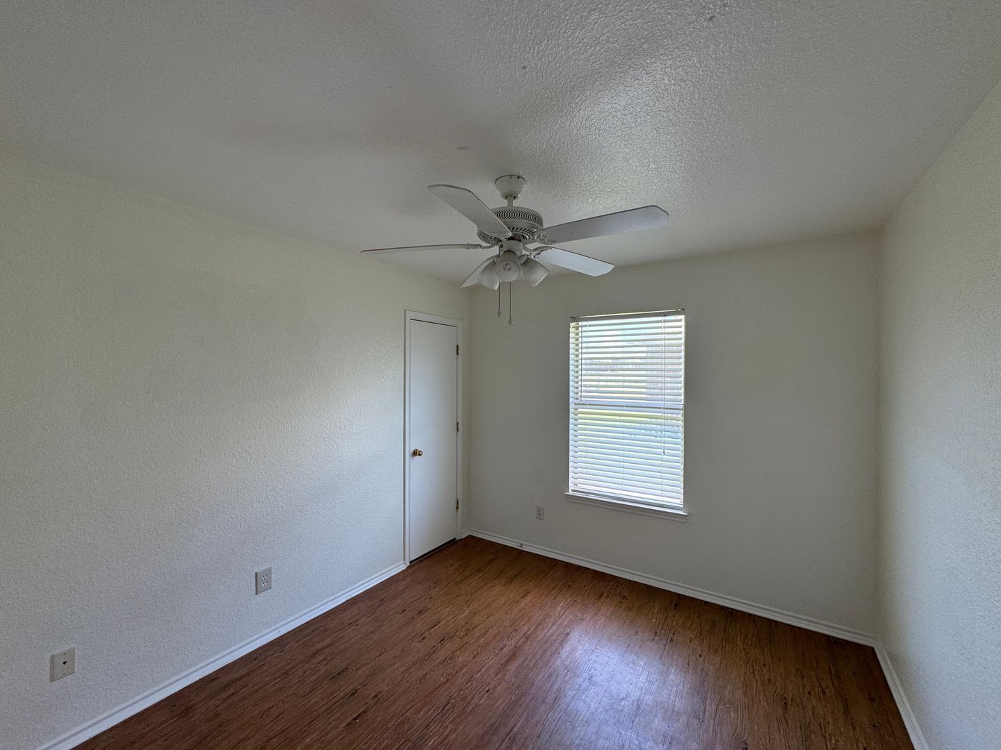 Building Photo - 2801 Alma Dr