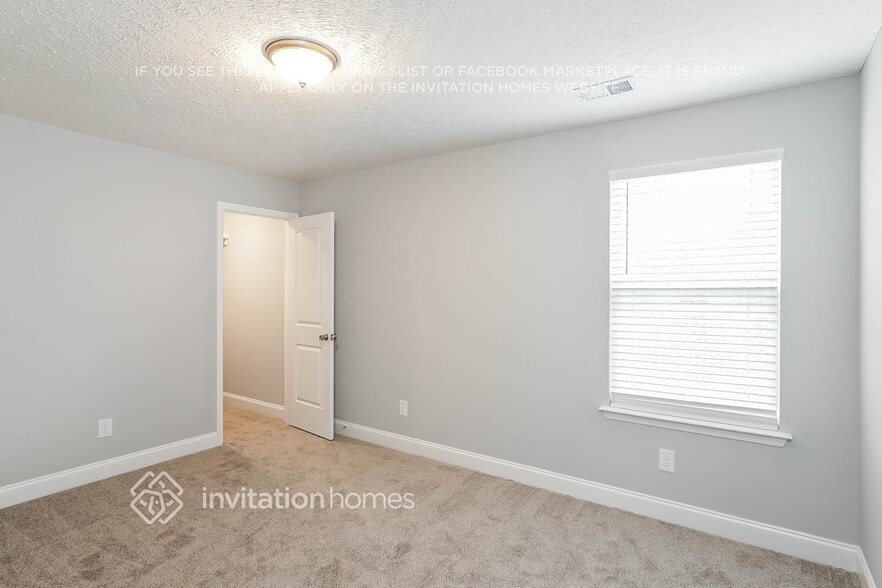 Building Photo - 388 Green Hills Dr