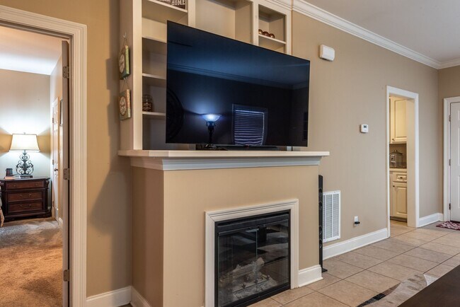 Building Photo - Woodshire Duplexes & Townhomes