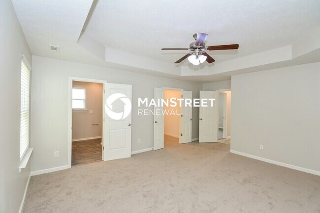 Building Photo - 3 Bedroom Pet-Friendly Home in Nashville, TN with Main Street Renewal