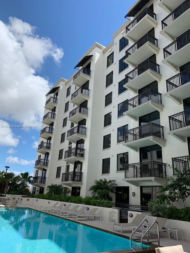 Building Photo - 301 Altara Ave