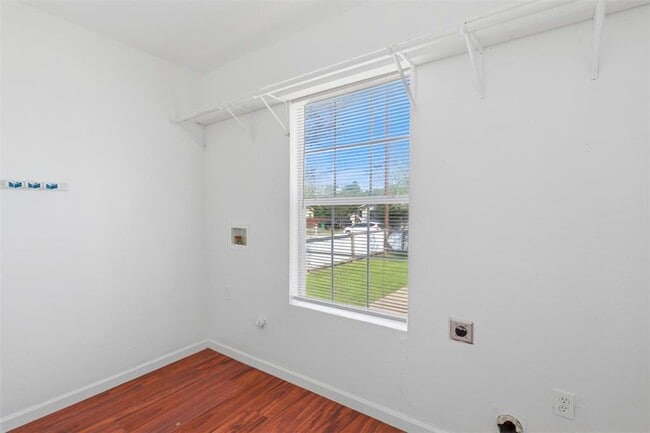 Building Photo - 206 Oscar St