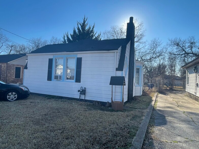 Front - 212 N McKown Ave