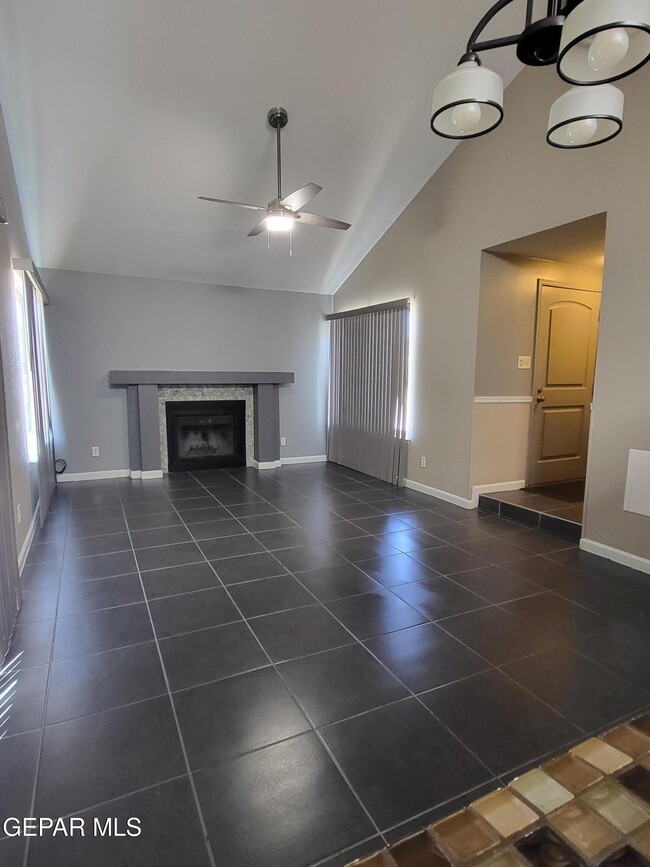Building Photo - 1802 Frank Sinatra Pl