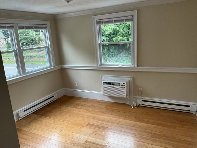 Building Photo - 469 Mt Hope St
