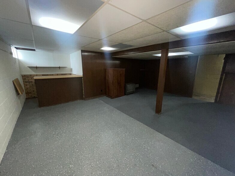 Rec Room - 8817 W Herbert Ave