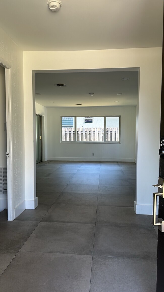 Building Photo - 4407 Arthur St