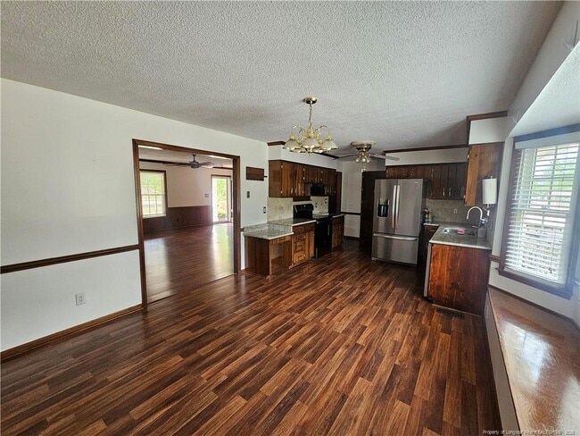 Building Photo - 7522 Marie Dr