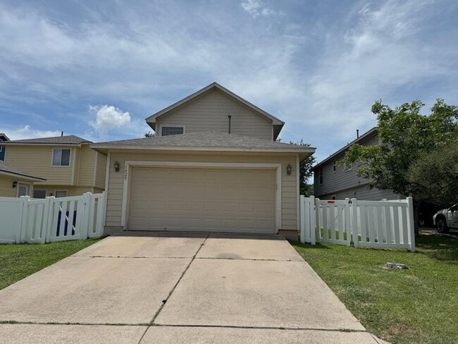 Building Photo - 1420 Davis Mountain Loop