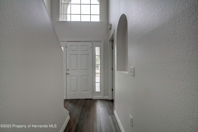 Building Photo - 6322 Grapewood Rd