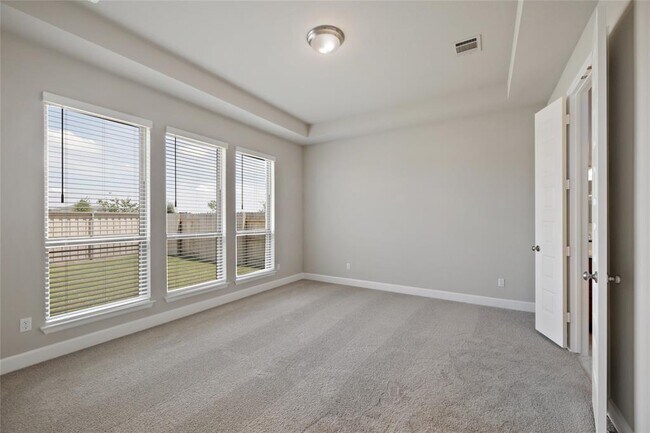 Building Photo - 104 Chinaberry Bnd