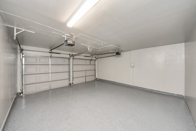 Building Photo - 227 Concordia Dr