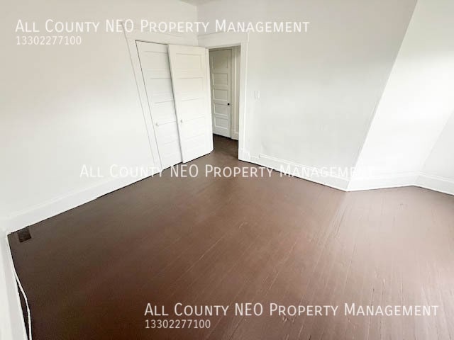 Building Photo - 3292 W 98th St