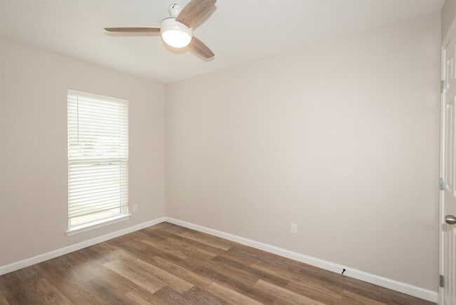 Building Photo - 6026 Bluebell Cir