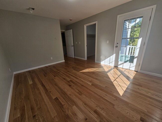 Building Photo - 141 Country Squire Dr