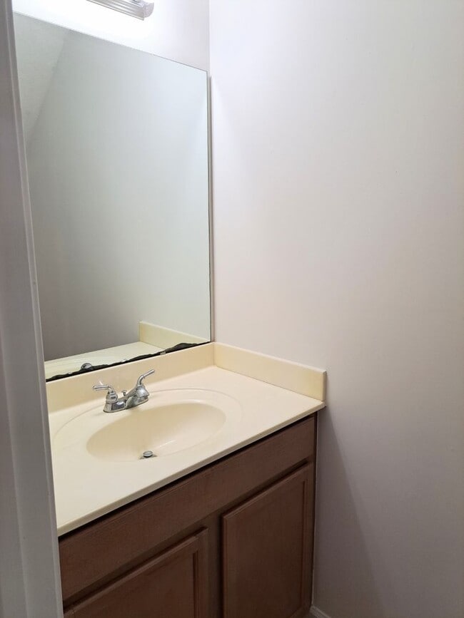 Building Photo - 302 Burley Dr