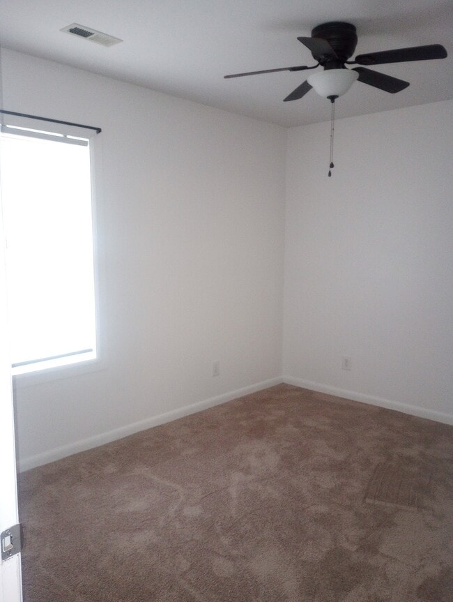 Building Photo - 209 E Wisconsin St