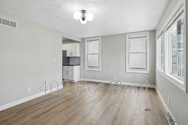 Building Photo - 3111 S 40th St